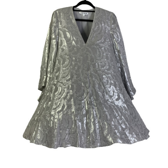 ELIZABETH AND JAMES Metallic Silver Ariel Tunic Blouse Holiday Party. - Picture 3 of 15